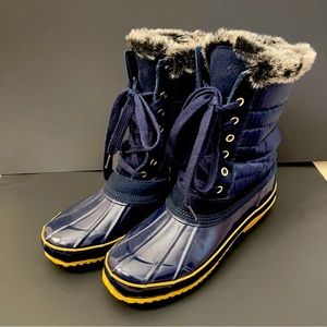 NWOT Khombu dark blue bean boots, fur lined, rubber soles, excellent condition